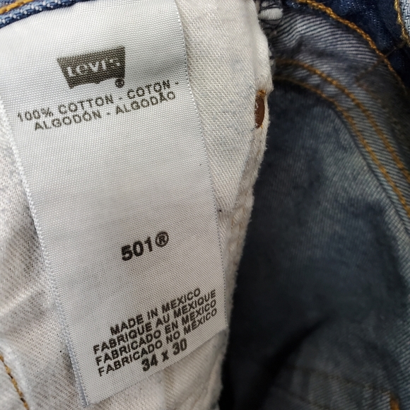 VINTAGE LEVI'S 501 Classic Ripped Denim Blue Button Fly Jeans Size 34 x 30 - Picture 9 of 12